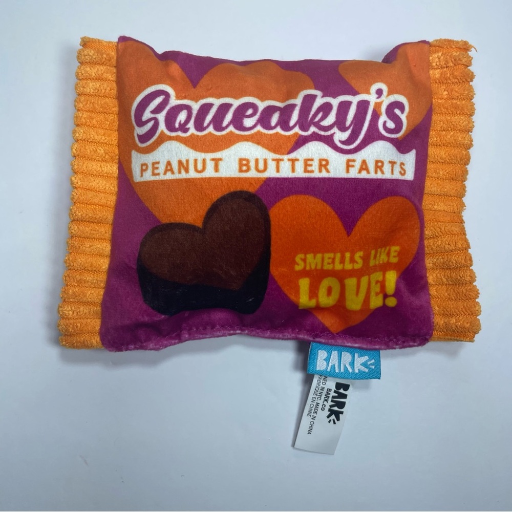 Bark Box Sneaky Squeeky Fart Hearts Reese’s Funny Dog Toy NEW